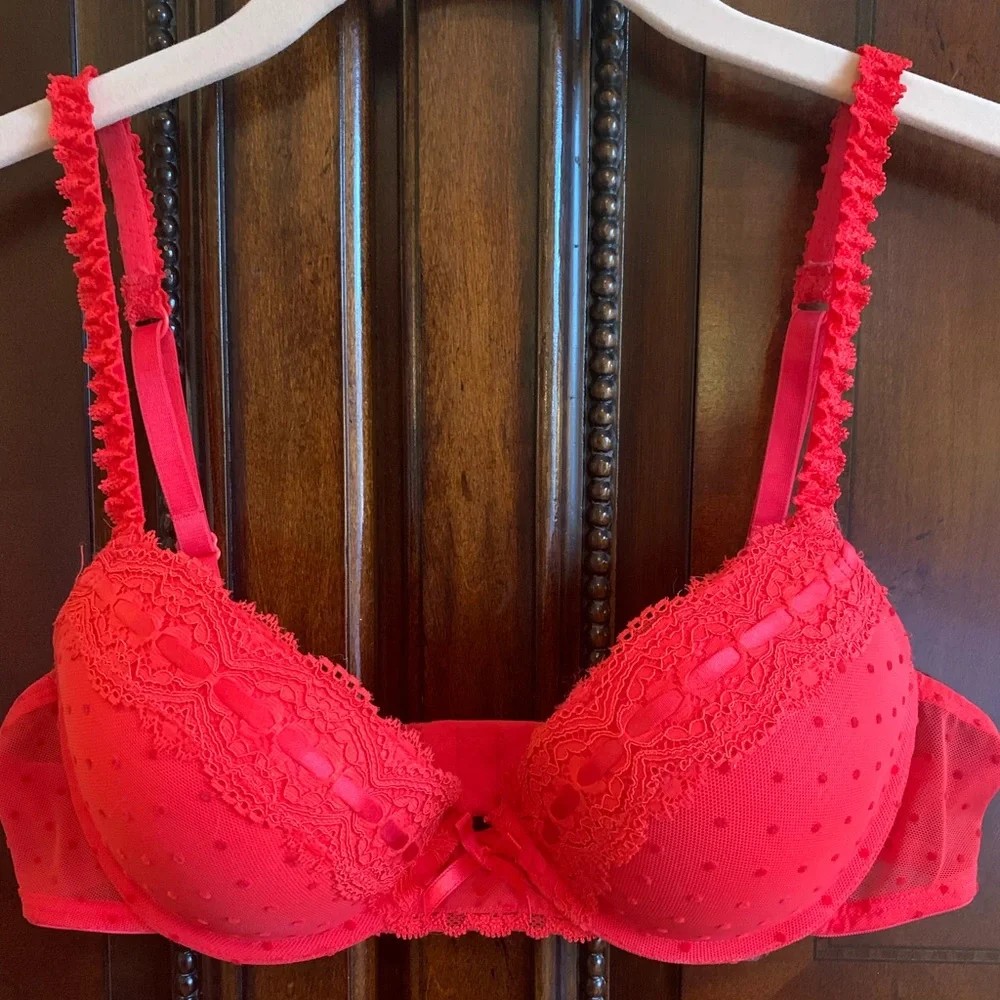 Two Candie’s Bras - Picture 4 of 5